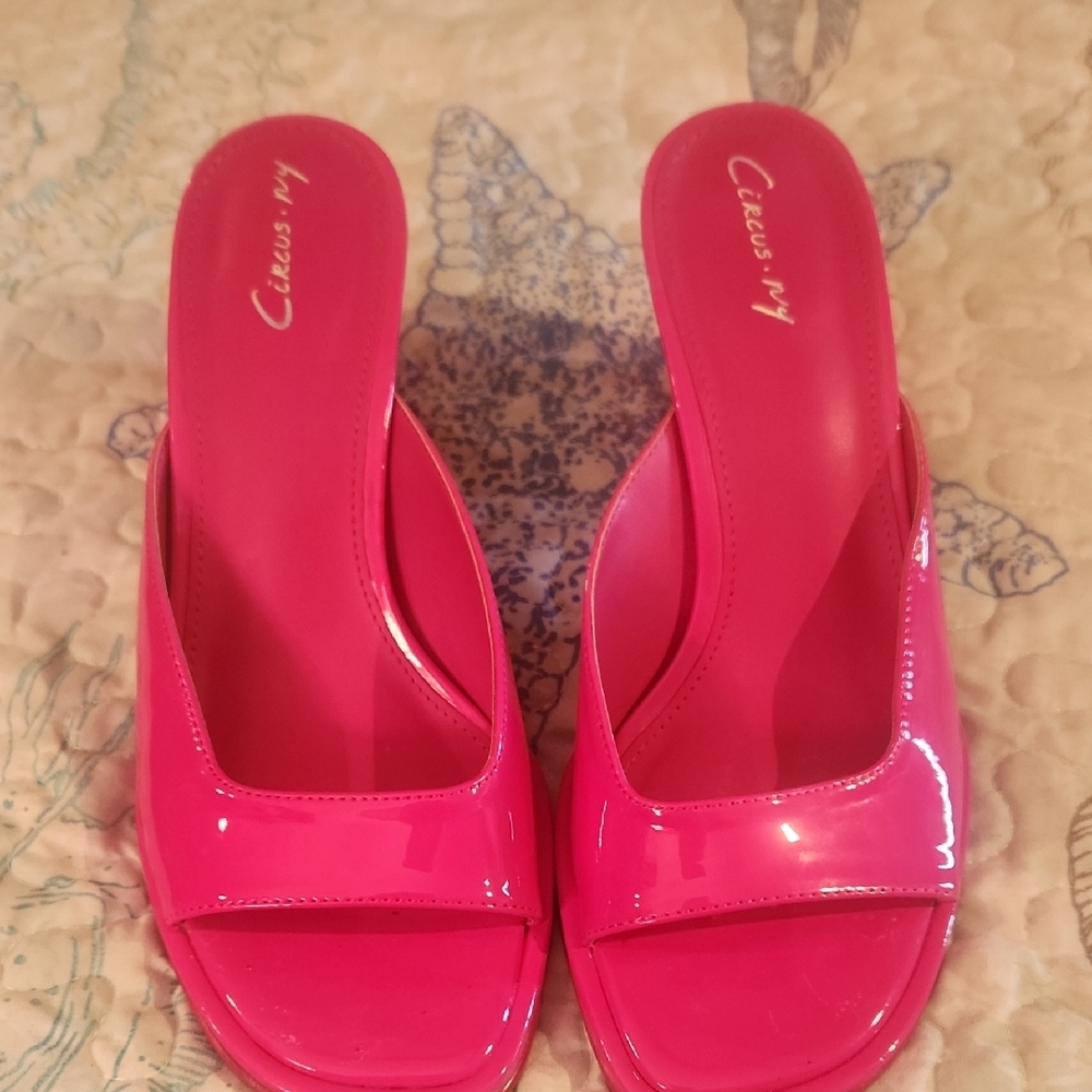 Circus by Sam Edelman Pink Mules with Glossy Finish